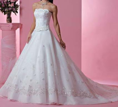 Long Wide Train in Wedding Gown Material Thick satinOrganza and Long Wide 
