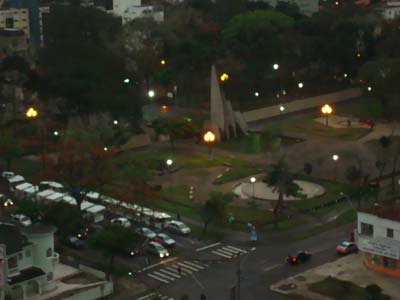[curitiba-de-noite.jpg]