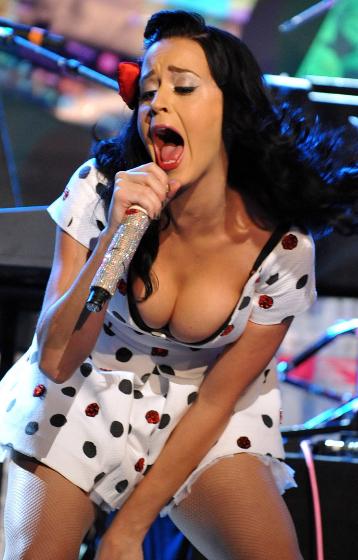 Katy Perry Boob Candid