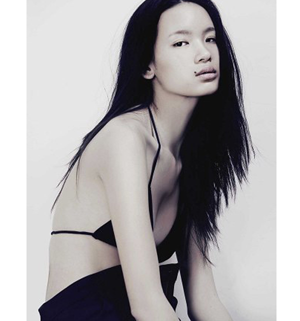 Asian model kiki her