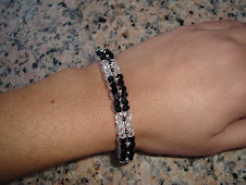 Pulseira 25 Flores de Cristal (100 Cristais Sw) Preto/Cristal