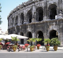 Arènes de Nîmes (24 km)