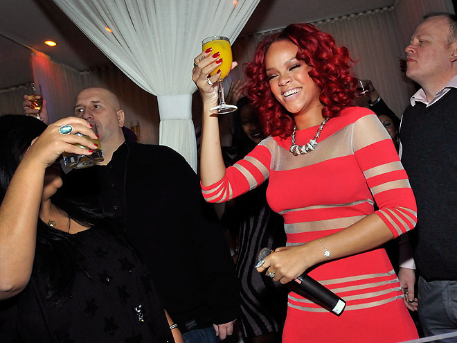 Nicki Minaj (below) nicki minaj new years eve 2011. Nicki Minaj (below)
