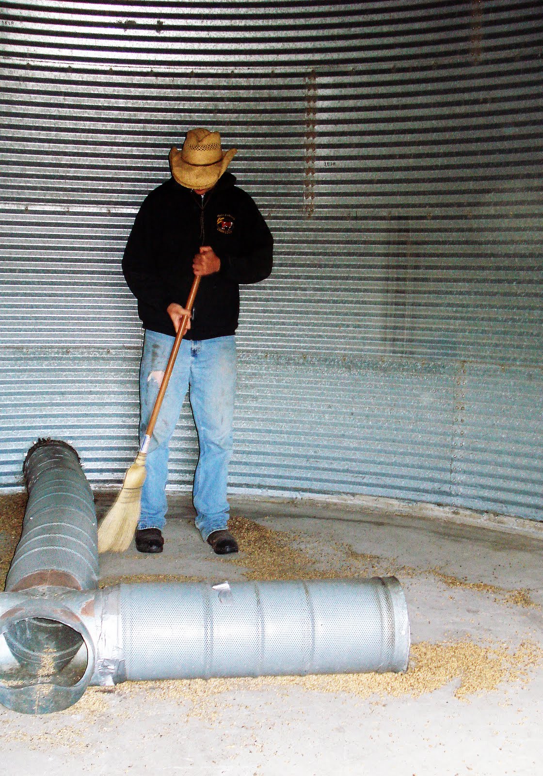 Griggs Dakota Bin Cleaning