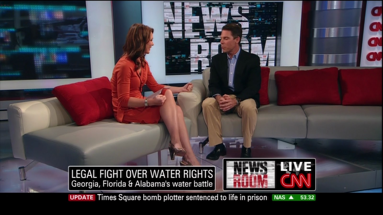 10/10/10 - 10/17/10 - Sexy Leg Cross