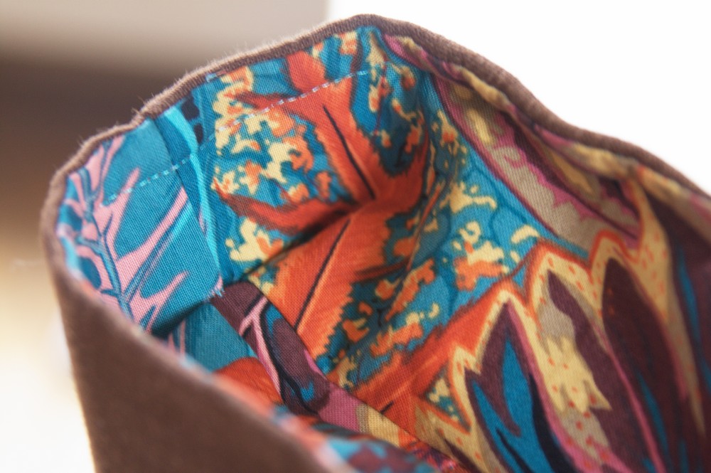 Sewing With Colour The recessed zipper closure challenge.