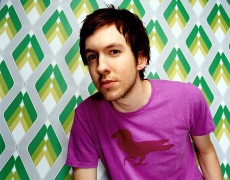 [calvin_harris-im_not_alone.jpg]