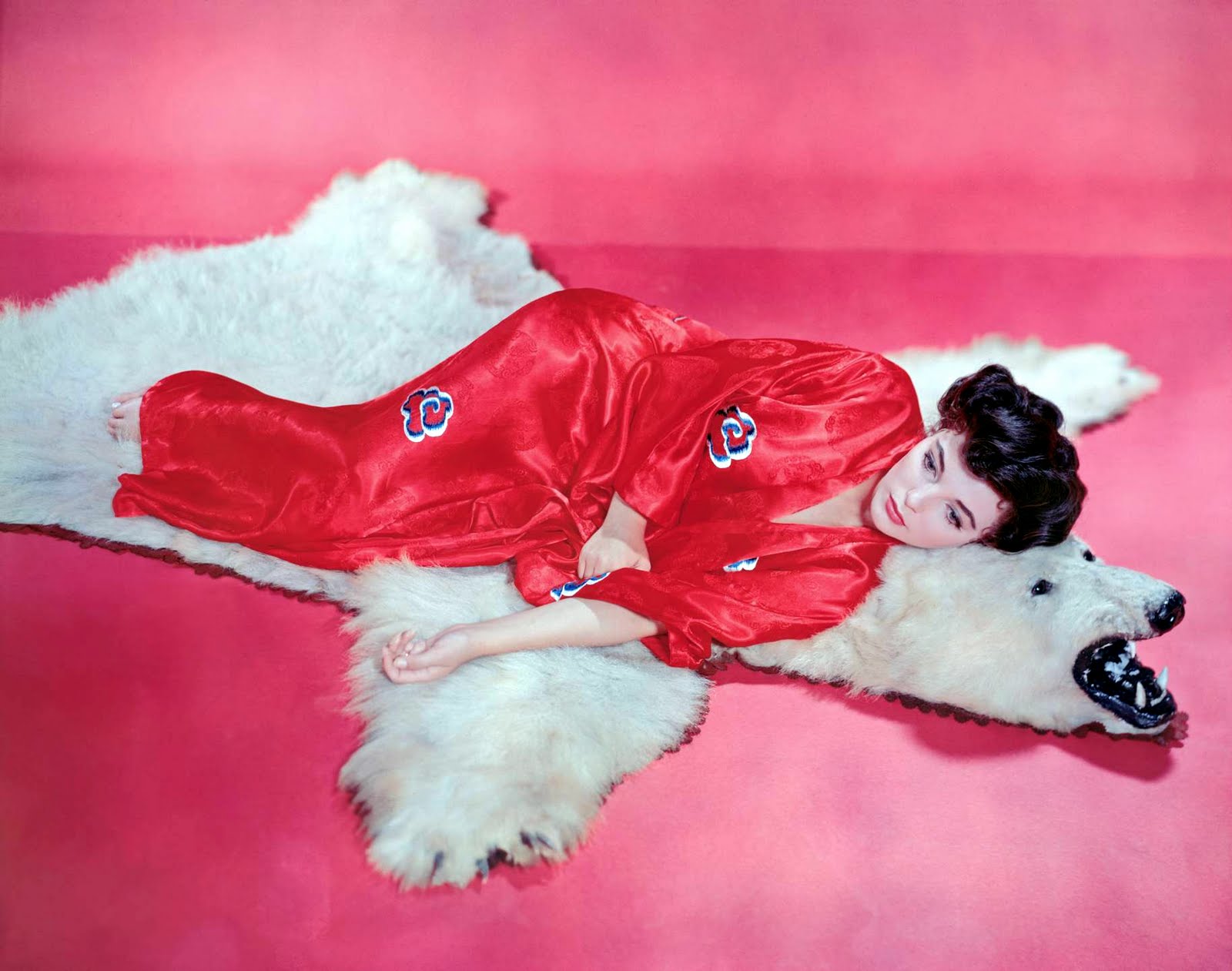 http://2.bp.blogspot.com/_tgKMqswayw8/SxI4YPI5xpI/AAAAAAAABik/34s_rPvJrUg/s1600/JoanCollinsRose.jpg