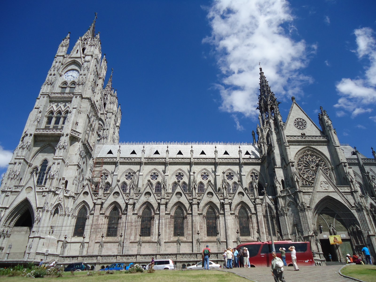ANARKOCUMBIA Basílica del Voto Nacional