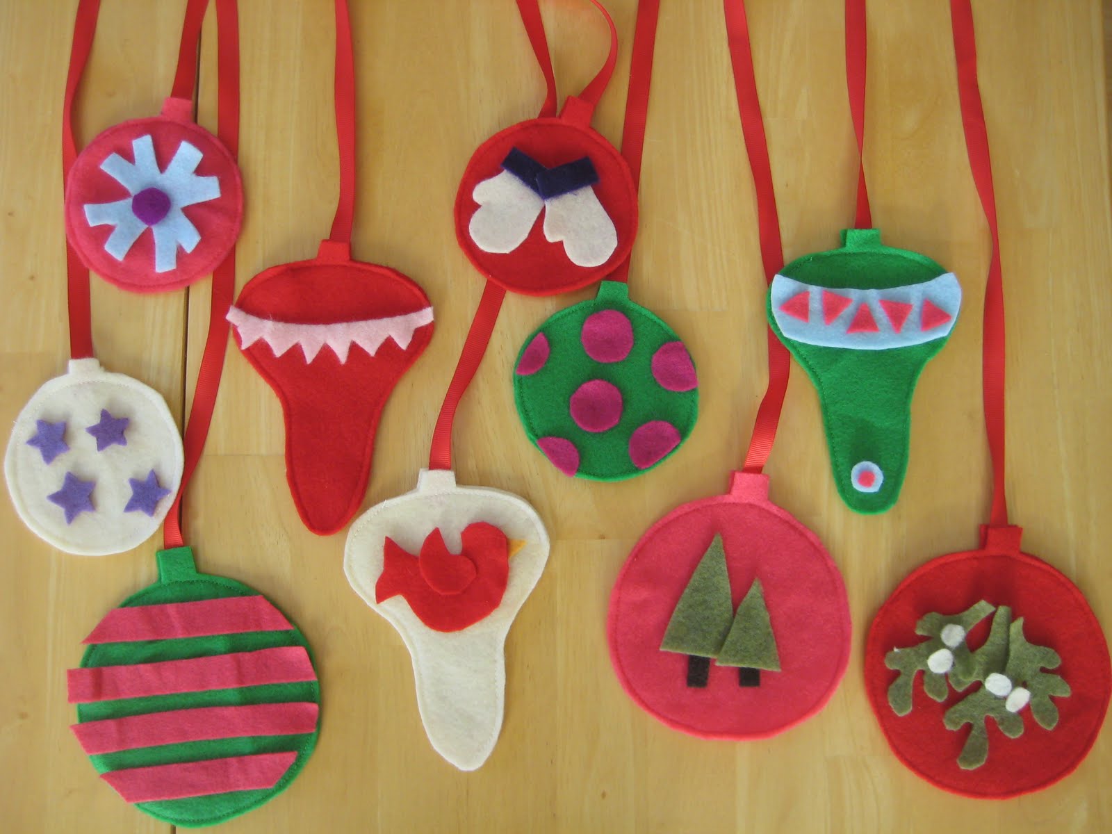 Zaaberry Christmas Ornament Bunting Tutorial