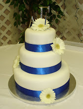 White Gerbera Wedding Cake