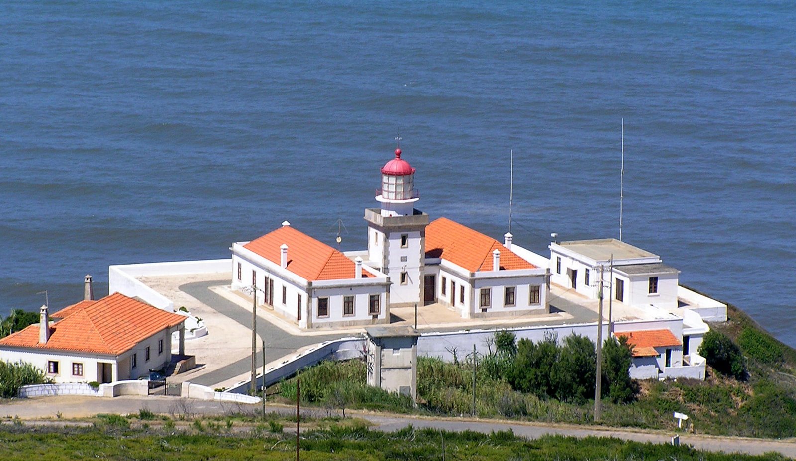 [FAROL-2.jpg]