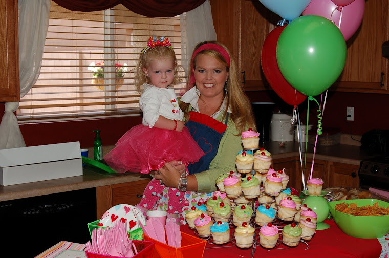Kenzie's Cup Cake Birthday Party!
