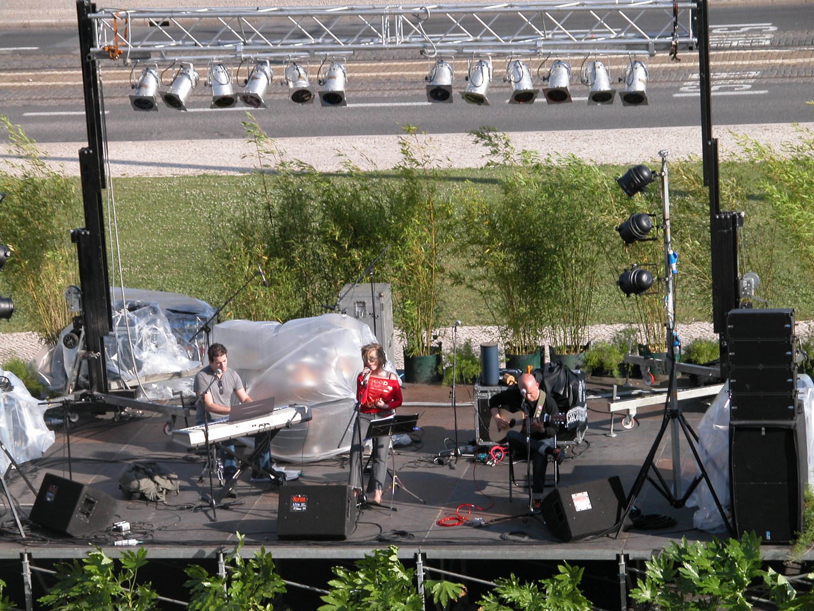 [Carla+Ribeiro+Trio.JPG]