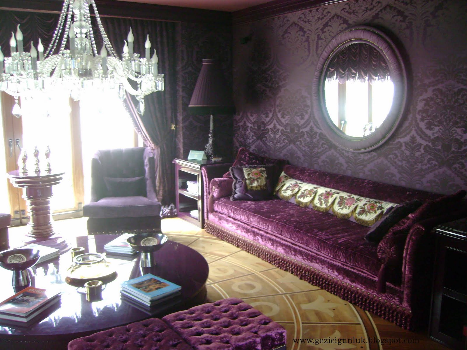 Gezici Gunluk Avantgarde Bir Saray
