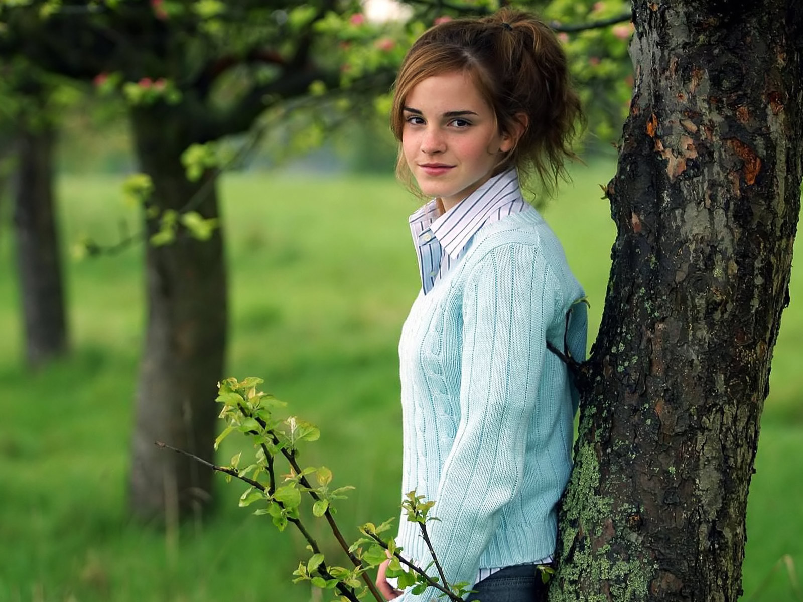 http://2.bp.blogspot.com/_tz9SkM7NCRM/TOBWJlxKCBI/AAAAAAAAAVc/1Z_OYukme5w/s1600/Emma_Watson_British_actress.jpg