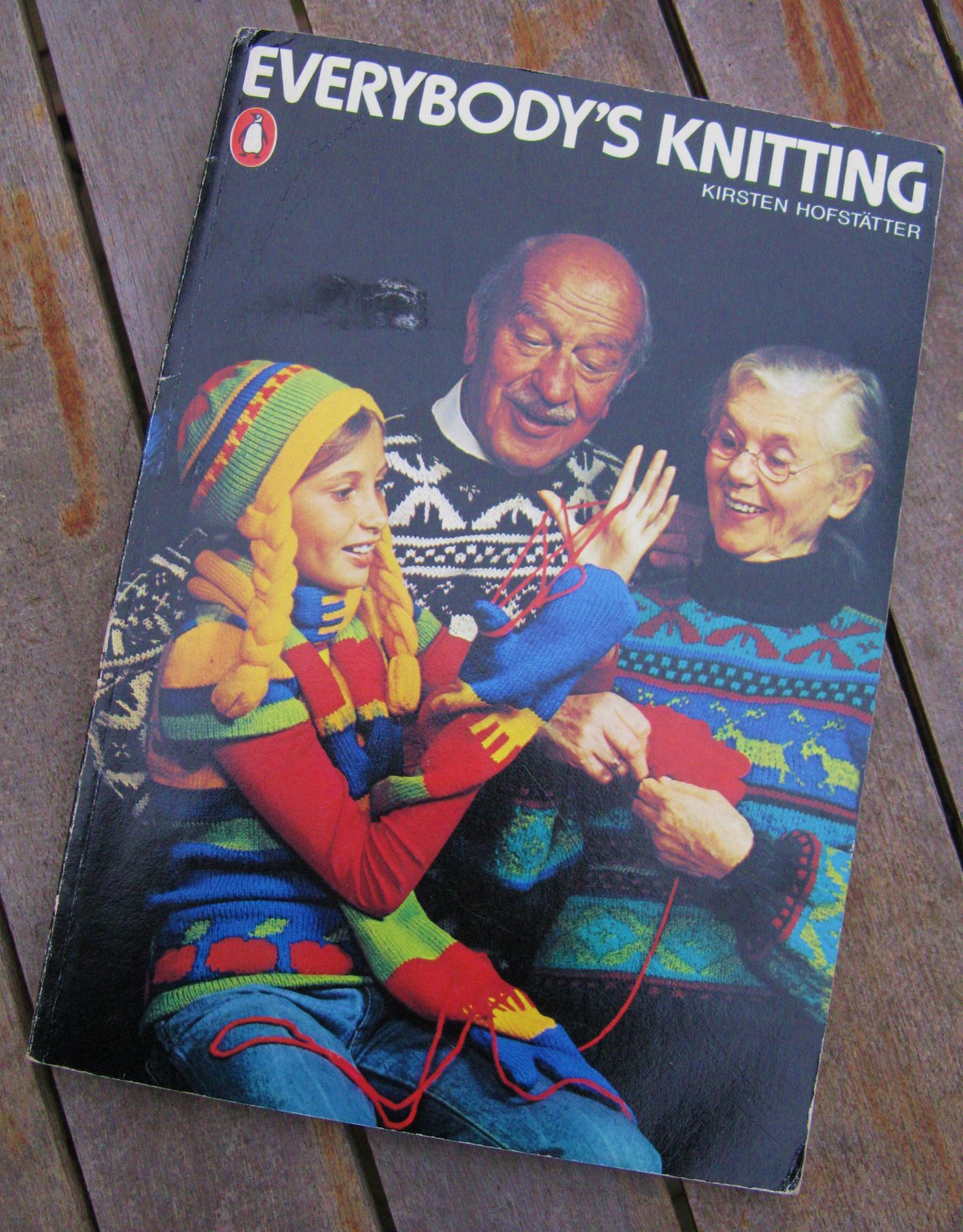 [everybody's+knitting.JPG]