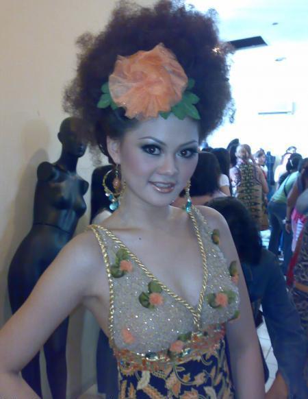 klik pada gambar untuk memperbesar ukuran foto kumpulan foto Tante-Tante Girang Indonesia | Part II C5ru-YUbfdg