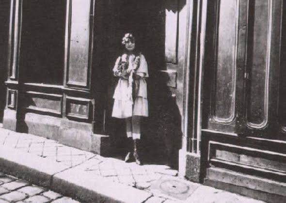 [Prostituta+de+Paris.bmp]