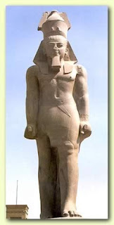 اثار فرعونية قديمة من المتحف المصري Ramses+II+at+the+Train+Station+in+Cairo
