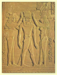 اثار فرعونية قديمة من المتحف المصري Crowning+of+a+Ptolemy