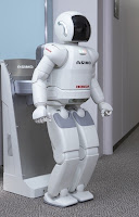 asimo1.jpg (256×400)