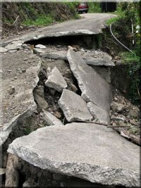[Earthquake.jpg]