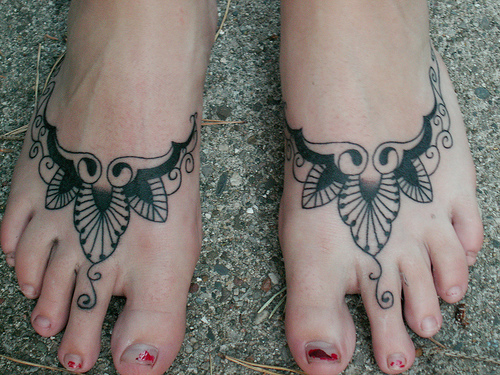 tattoos for girls on foot. hair Girls Ladybug Tattoo on