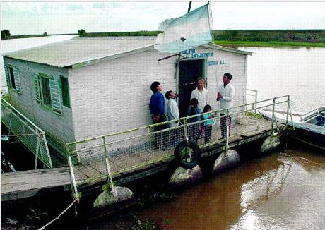 [aulas-flotantes.jpg]