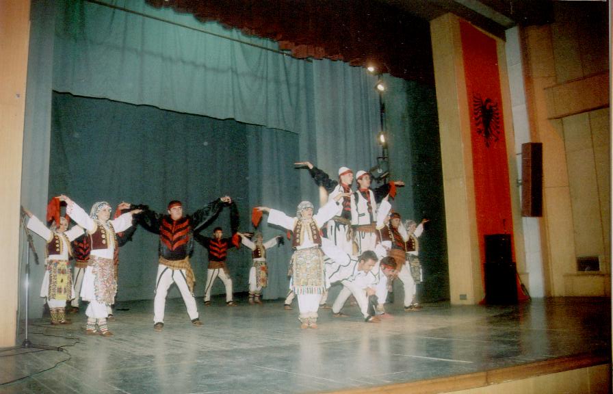 [Gostivar+humanitar+koncert+2.jpg]