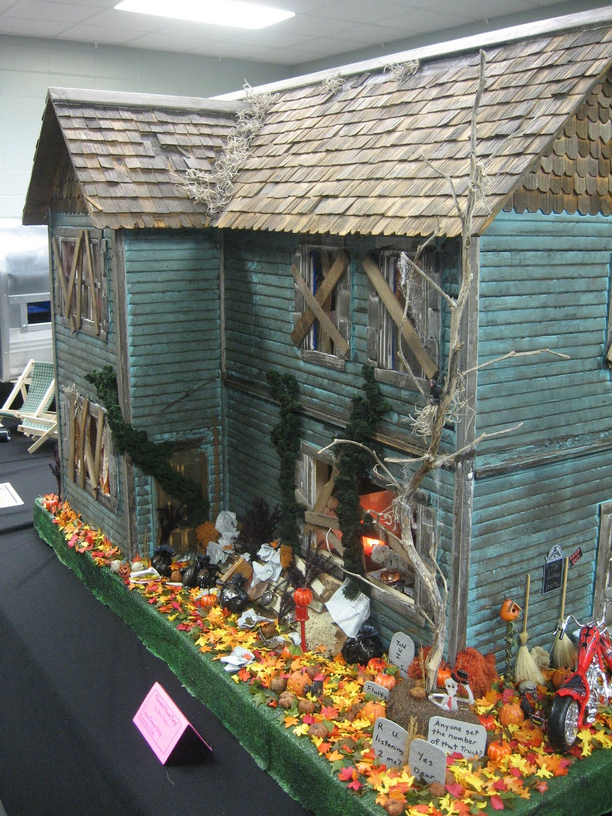Maiden America Museum of Miniature Dollhouses and other Collectables Show