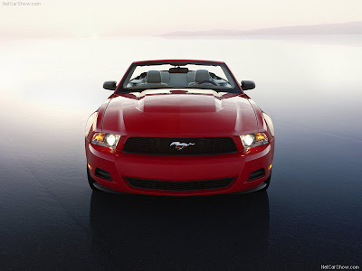 2010 Ford Mustang Convertible. 2010 mustang wallpaper. 2010 Ford Mustang Convertible.