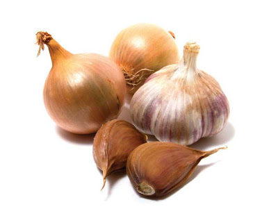 http://2.bp.blogspot.com/_uDSMgQSvQJU/TTS5uRHDJdI/AAAAAAAAAKI/YJ1jcvgbnsE/s1600/onion_garlic.jpg