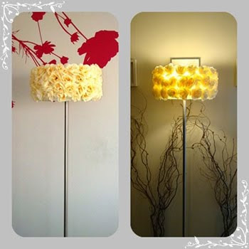 Lámpara de pie / Flores blancas