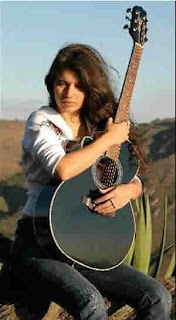 Letra da Musica Tocando em Frente - Paula Fernandes