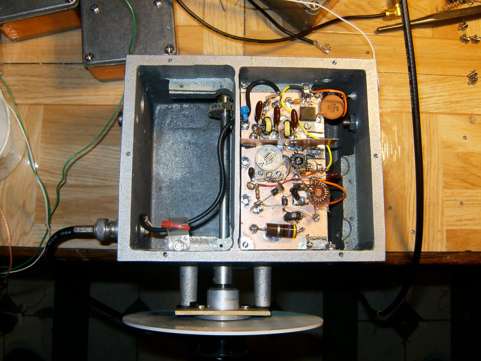 Mr. Vacuum Tube low phase noise VFO