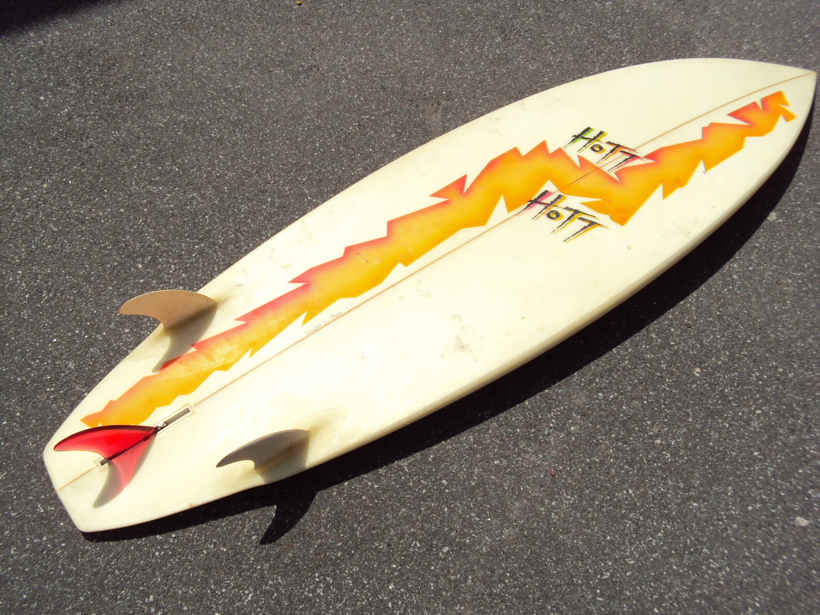 vintage surfboard collector UK Hott shortboard by Mac