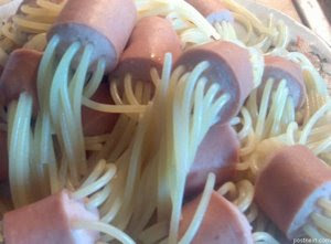 hot-dogs-with-spaghetti-inside