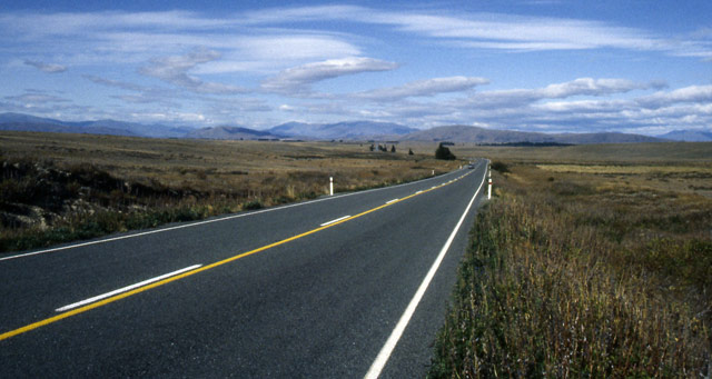 [1993_new_zealand105_open_road.jpg]