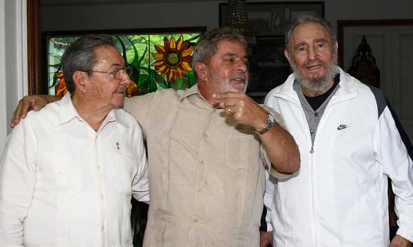 [Fidel+Lula+Da+Silva+y+Raul+Castro+1.jpg]