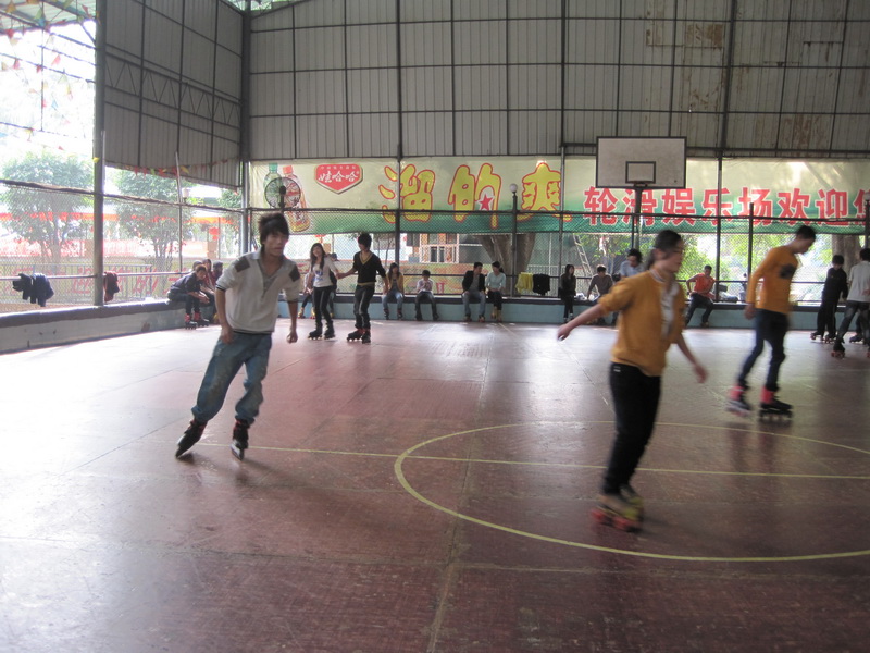 [skating1.jpg]