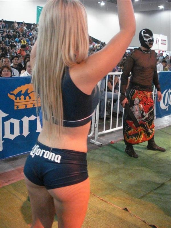 Edecanes de la lucha libre mexicana.