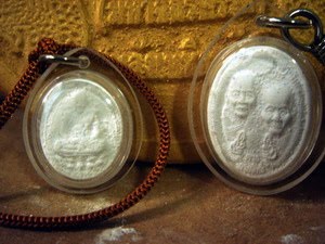 [พระผงจักรพรรดิ.jpg]