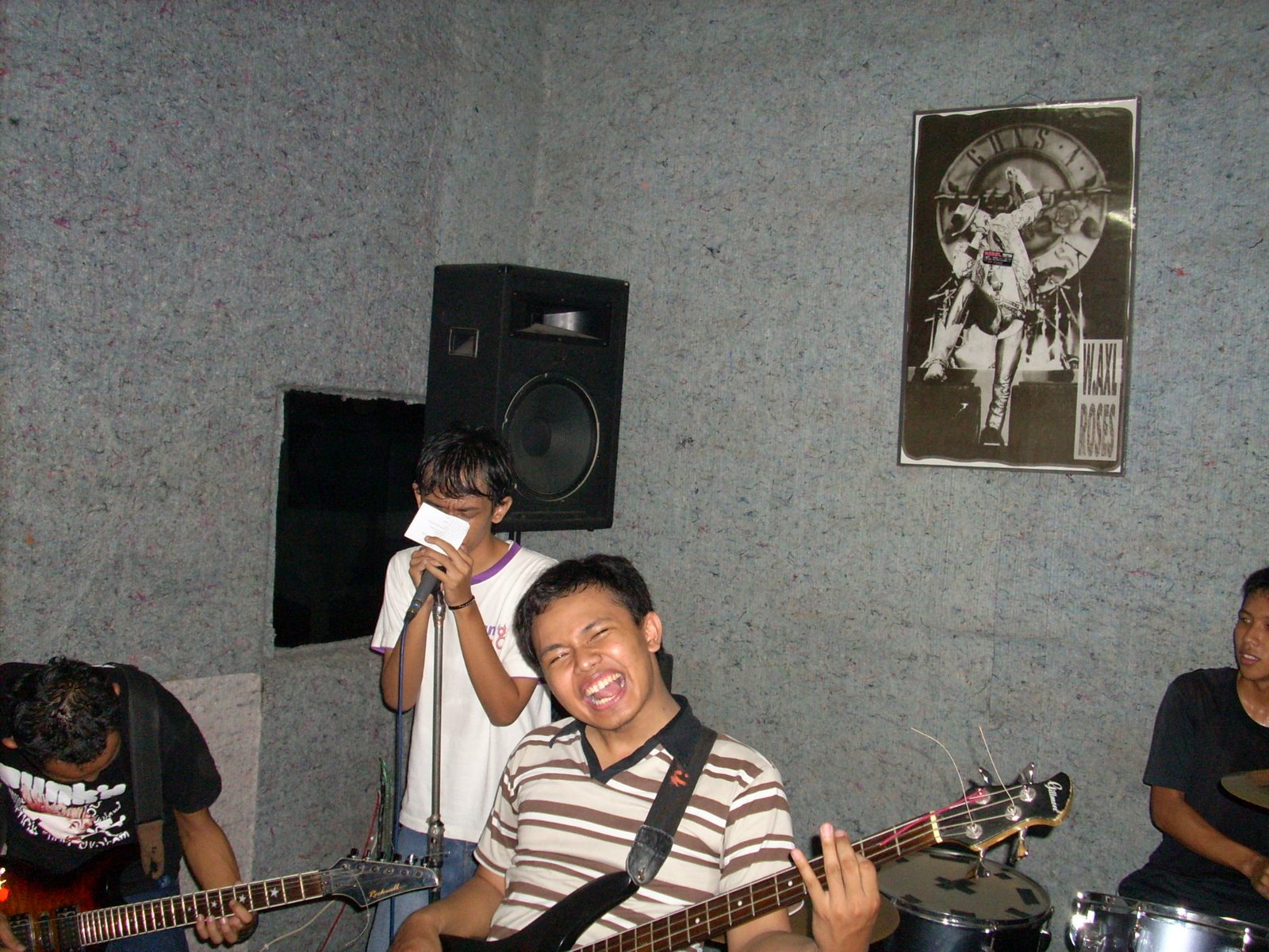 [DSCI1085.JPG]