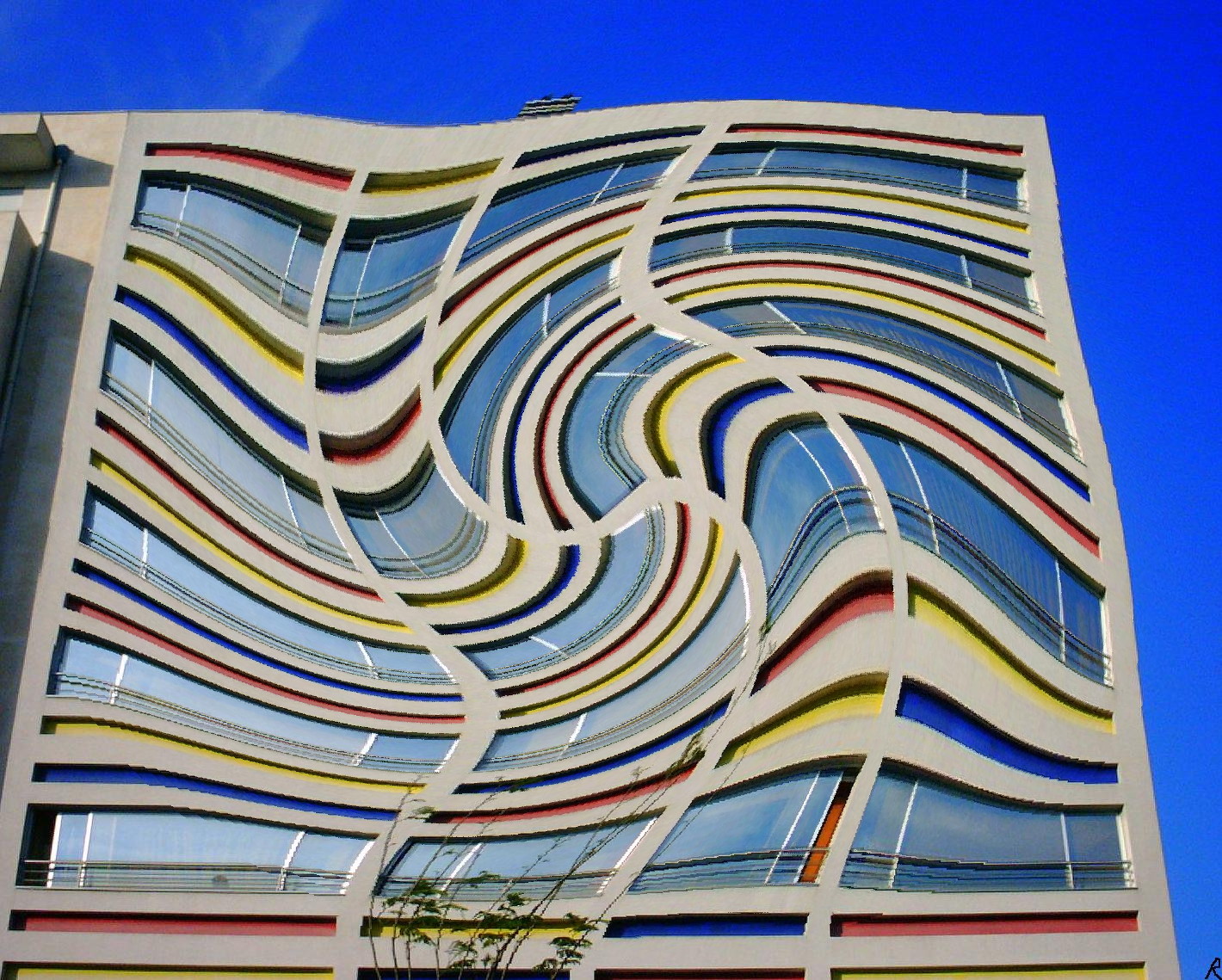 [predio_mondrian.JPG]