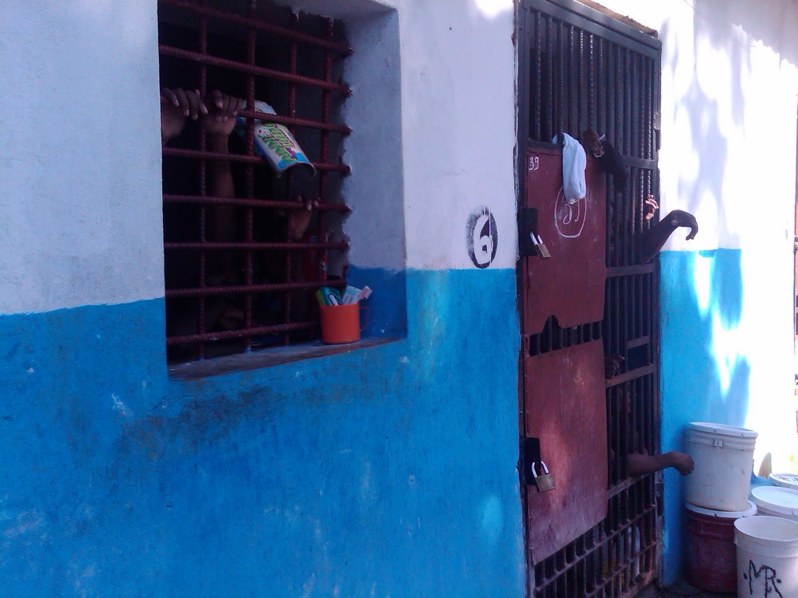 [=?utf-8?B?SU1HMDAwNTAtMjAwOTEyMDItMTQyMy5qcGc=?=-731621]