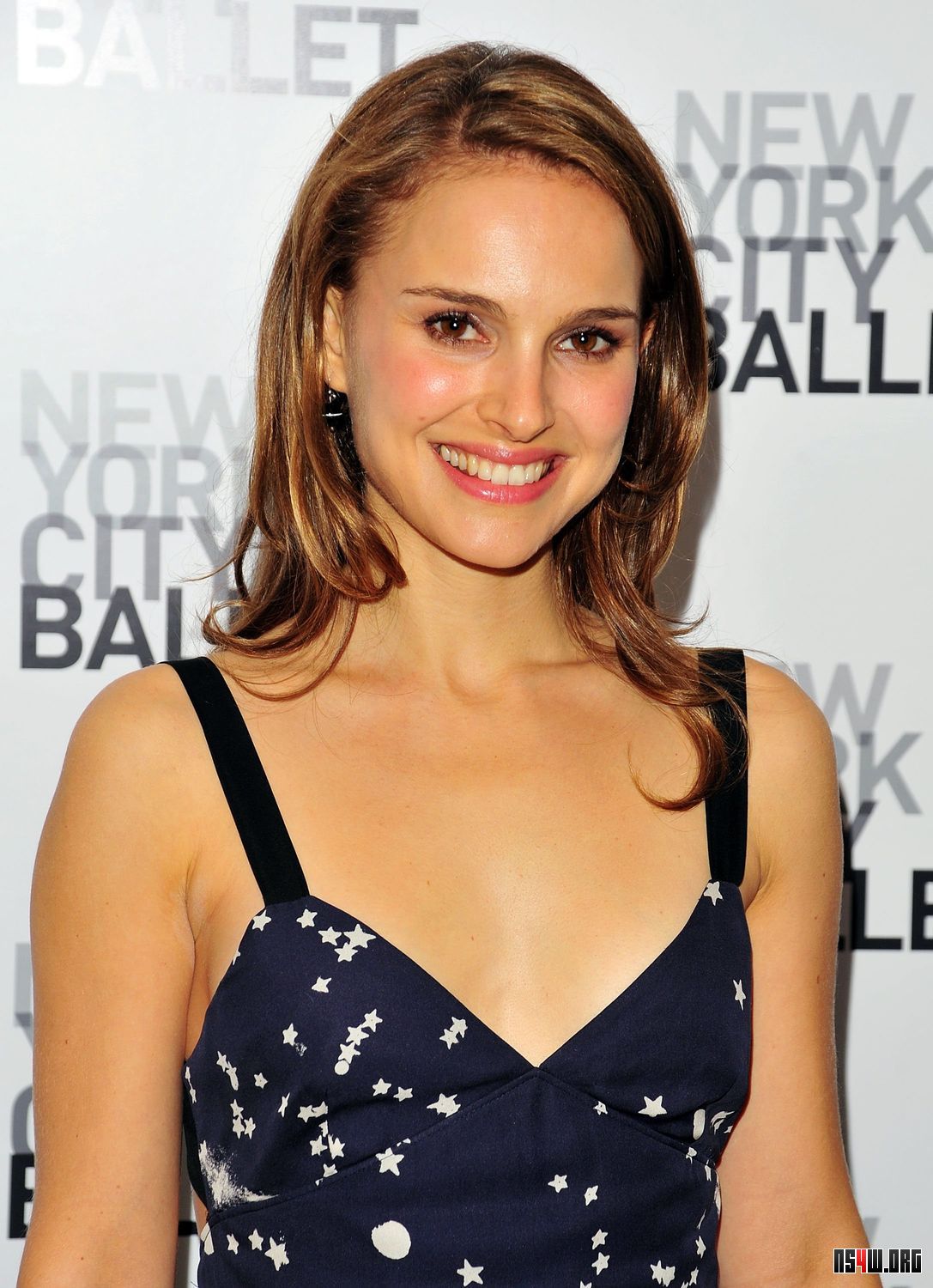 http://2.bp.blogspot.com/_uqlZjM6NoiE/Sw3tKnXMvBI/AAAAAAAAADo/wrwYdfxULT0/s1600/i5743_natalieportman11.jpg