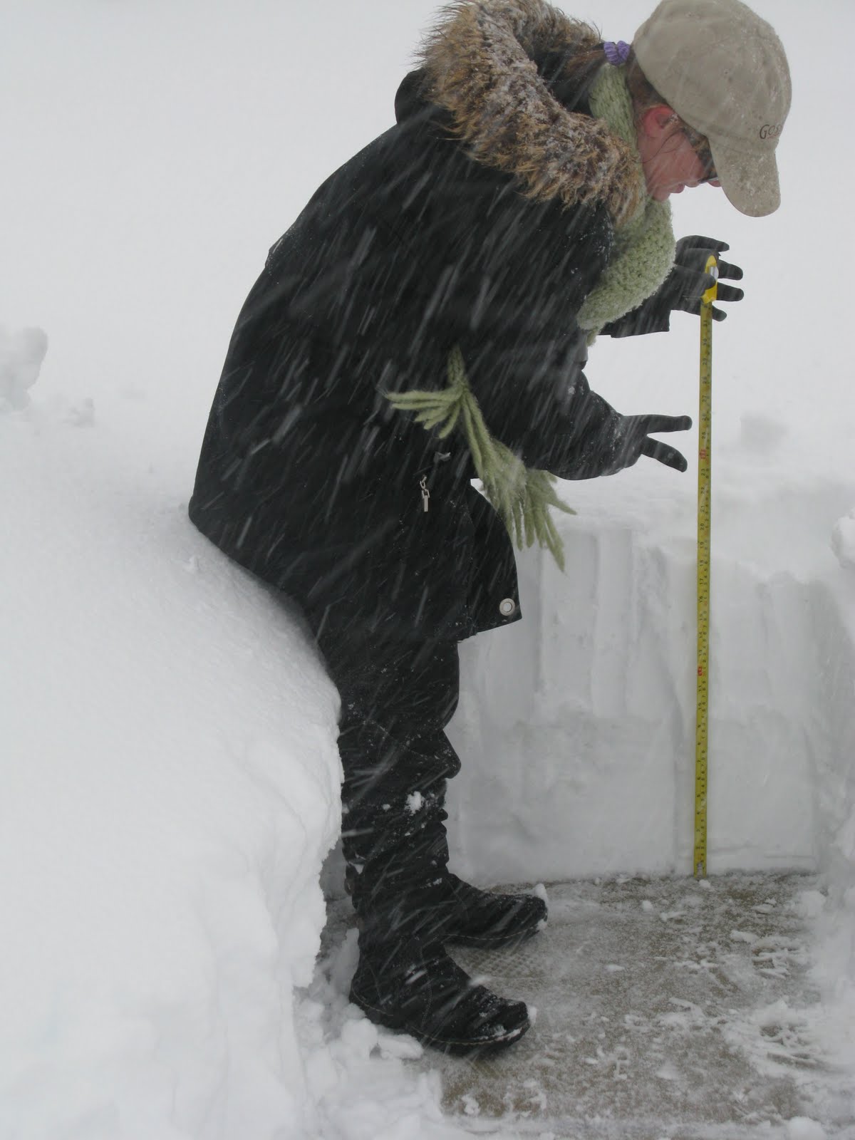 [big+blizzard+of+2010+age+5+(16).JPG]