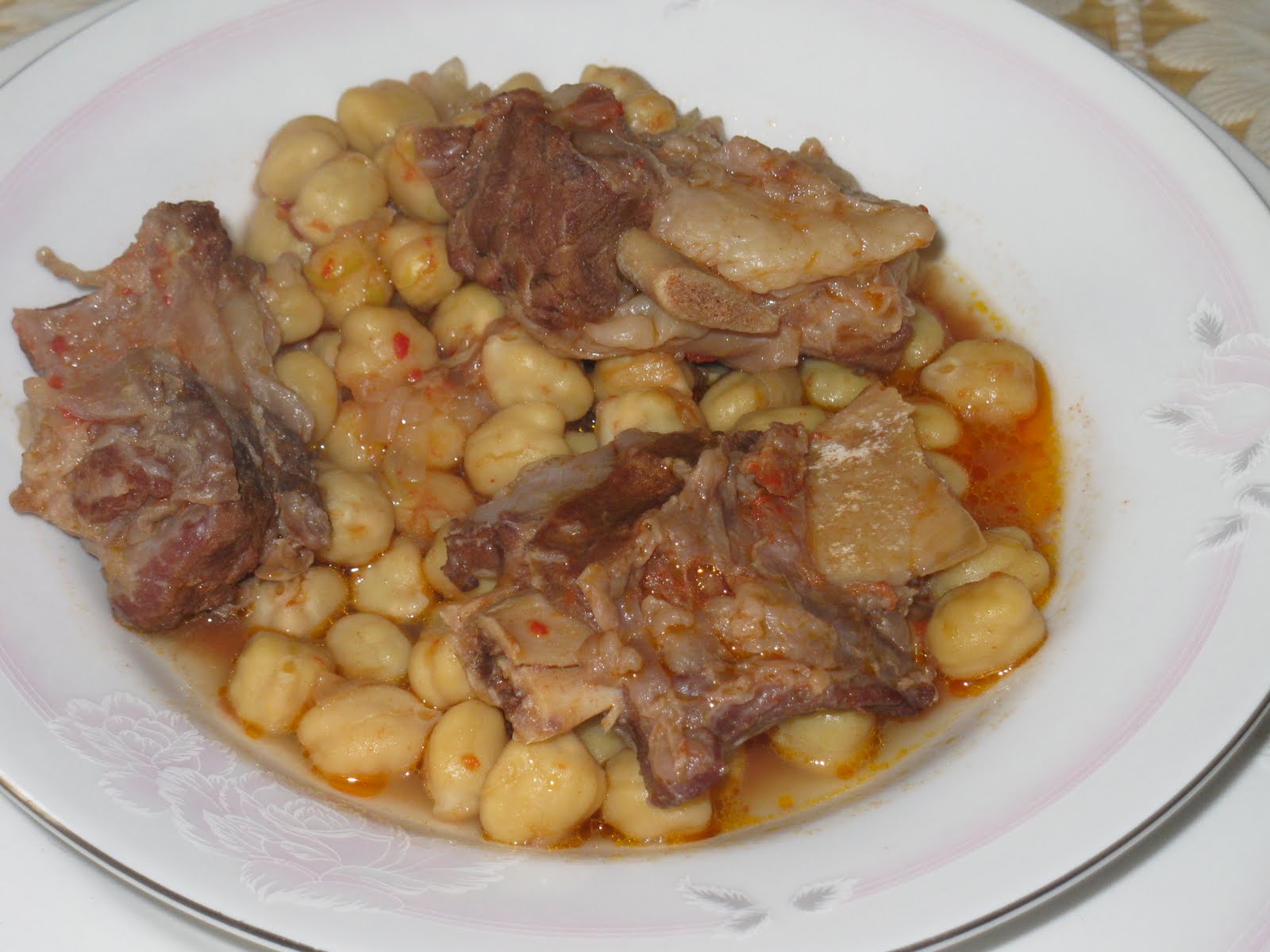 ŞİFALI YEMEK TARİFLERİ ETLİ NOHUT