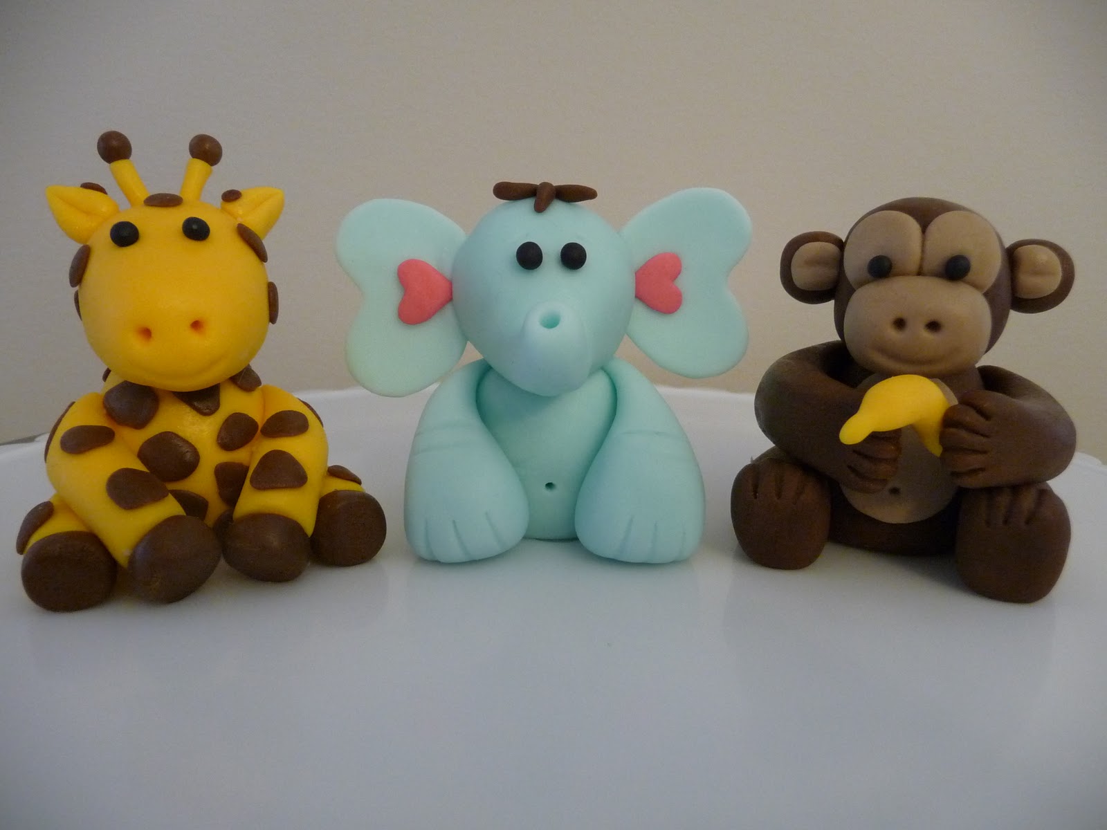 CLASSIC CAKES 2 tier Fondant "Jungle Animal" Cake